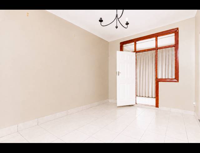 1.5 BEDROOM APARTMENT FOR SALE IN ESSENWOOD